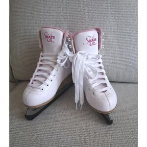 Soft Skate 380 by Jackson -Ultima Mark I - Pink - Size 13J. Figure Skates - Ice
